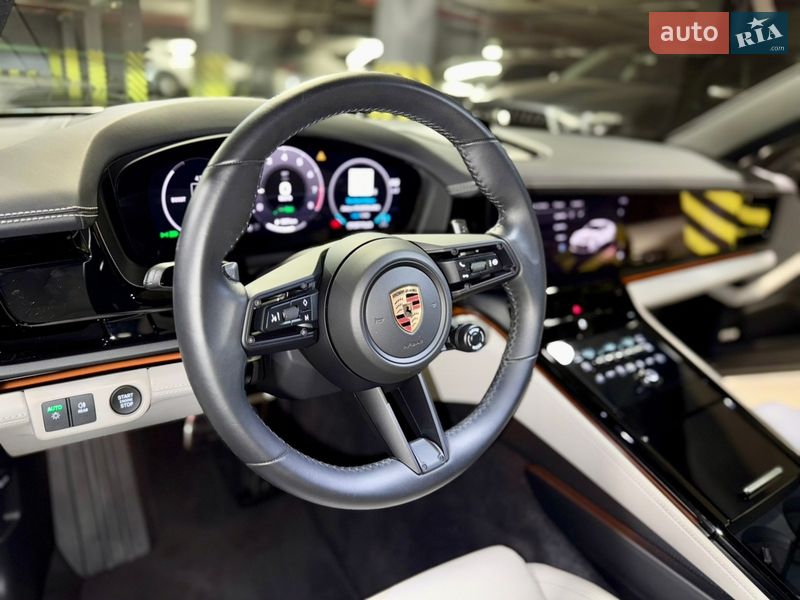 Фастбэк Porsche Panamera 2024 в Киеве фото 21 Фастбэк Porsche Panamera 2024 в Киеве