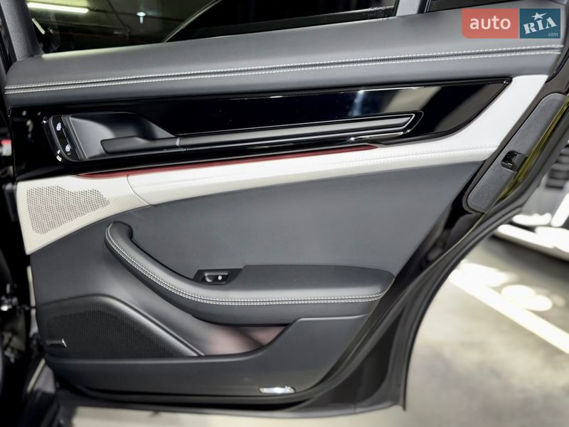 Фастбэк Porsche Panamera 2024 в Киеве фото 39 Фастбэк Porsche Panamera 2024 в Киеве