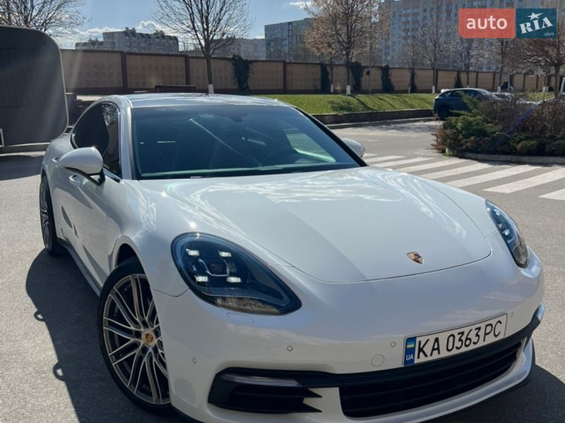 Фастбек Porsche Panamera 2018 в Києві