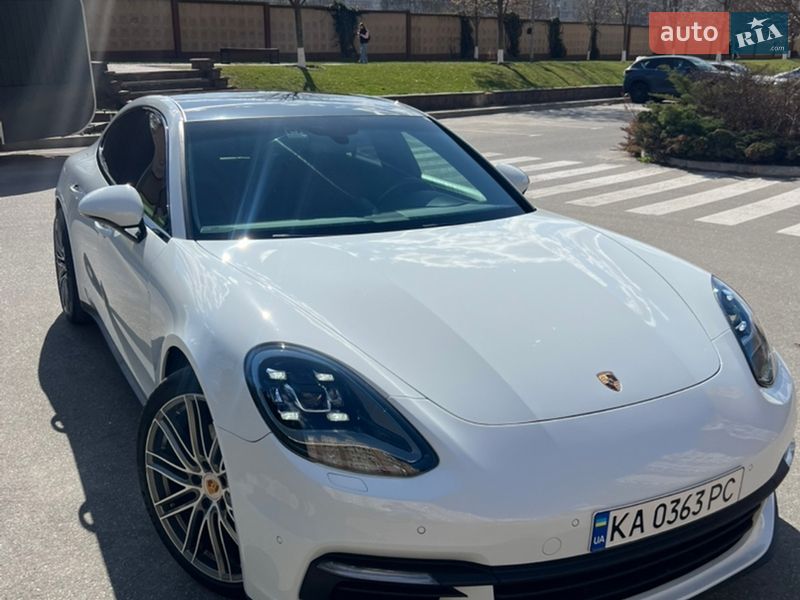 Фастбек Porsche Panamera 2018 в Києві