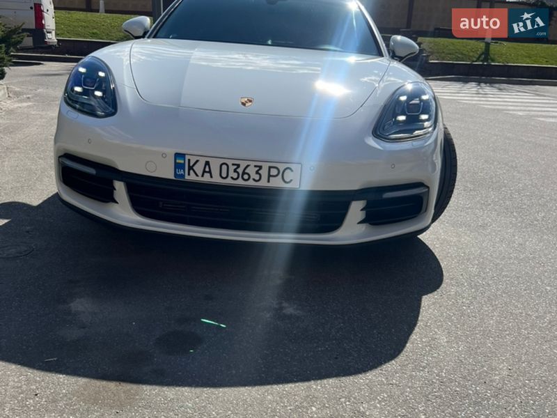 Фастбек Porsche Panamera 2018 в Києві