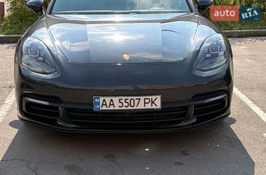 Фастбек Porsche Panamera 2017 в Києві