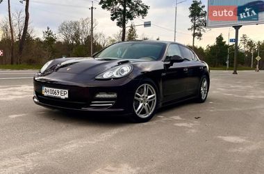 Фастбэк Porsche Panamera 2012 в Киеве
