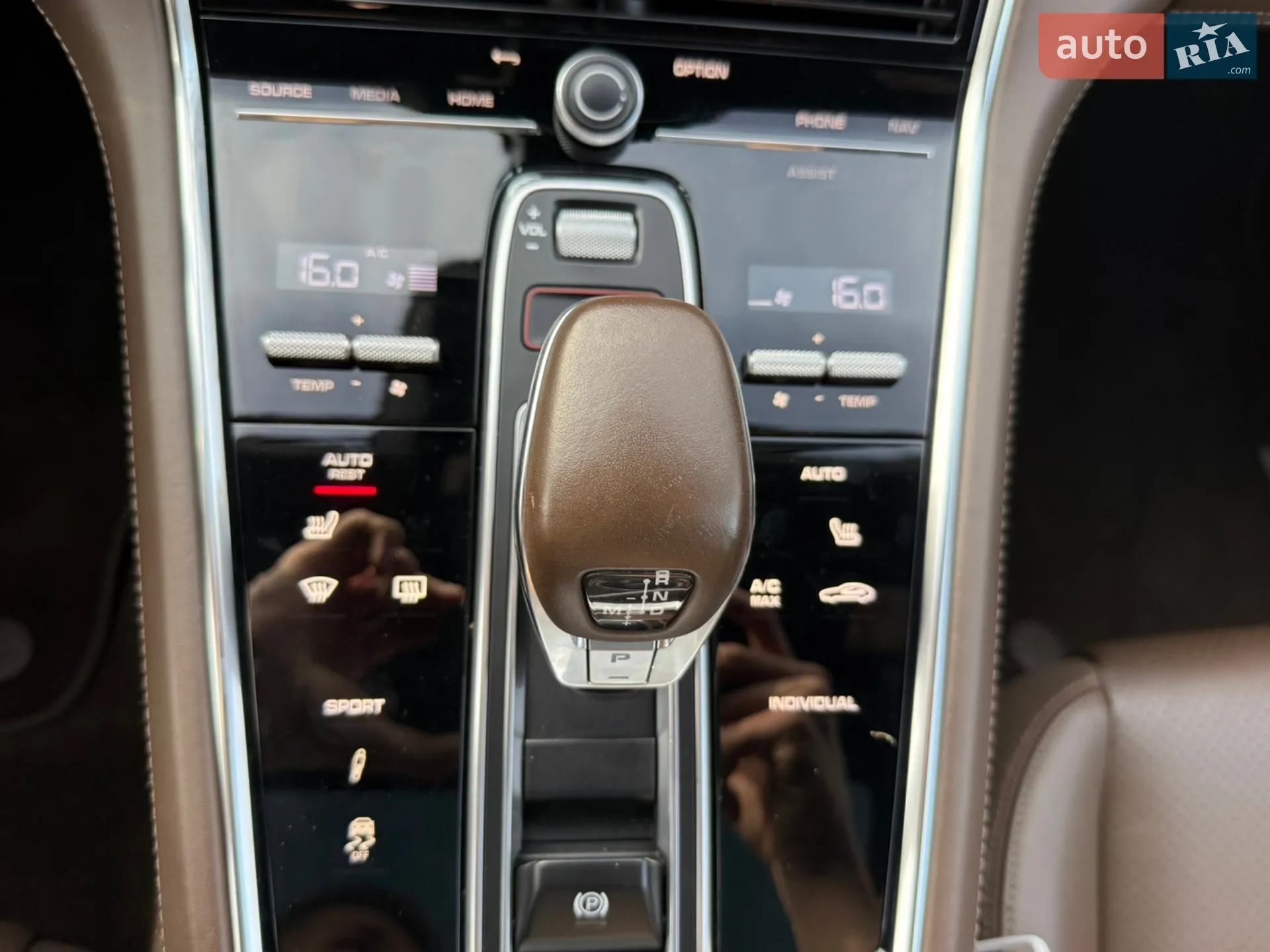 2020 Porsche Panamera - мініатюра 24