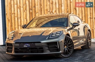 Фастбек Porsche Panamera 2024 в Львові