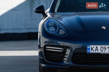 Фастбек Porsche Panamera 2013 в Києві