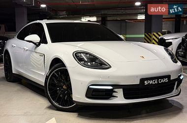 Фастбек Porsche Panamera 2019 в Києві