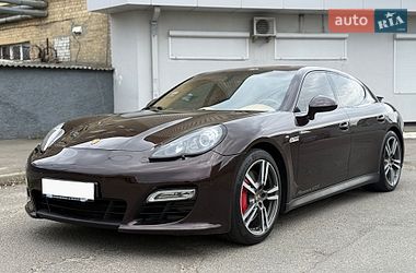 Фастбэк Porsche Panamera 2013 в Киеве