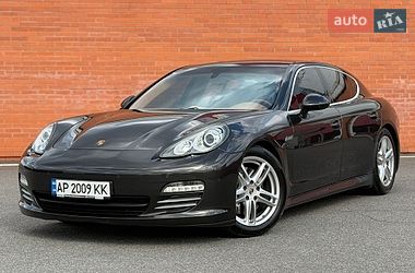 Фастбек Porsche Panamera 2011 в Києві