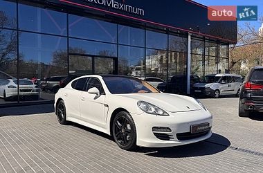 Фастбек Porsche Panamera 2011 в Одесі