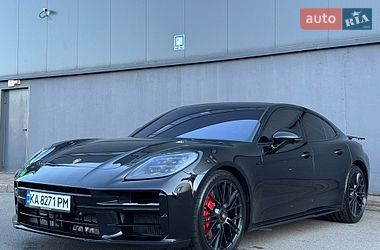 Фастбэк Porsche Panamera 2024 в Киеве