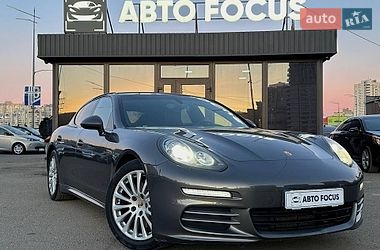 Фастбек Porsche Panamera 2013 в Києві