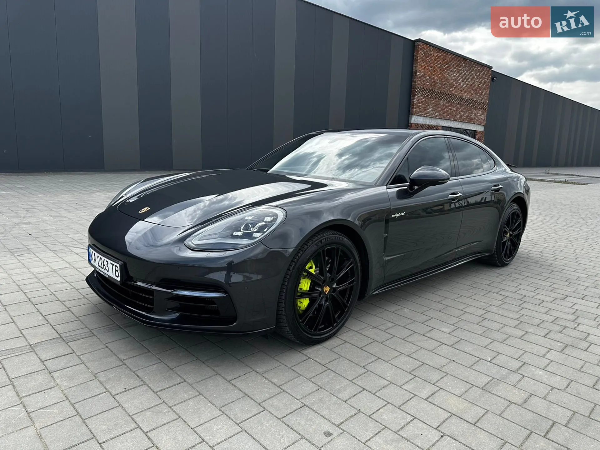 2017 Porsche Panamera - мініатюра 2