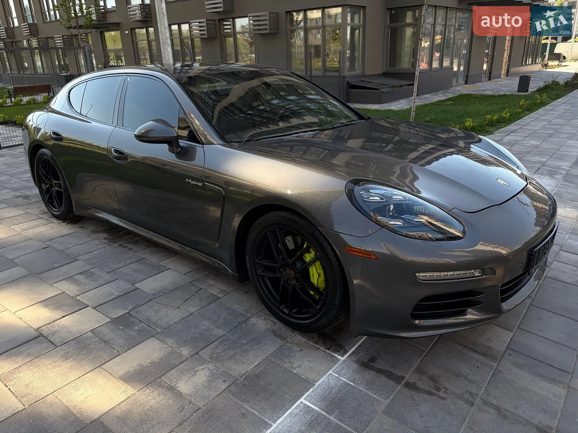 2015 Porsche Panamera - мініатюра 25