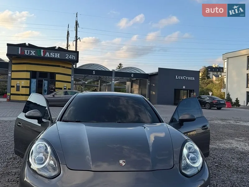 Porsche Panamera 2013