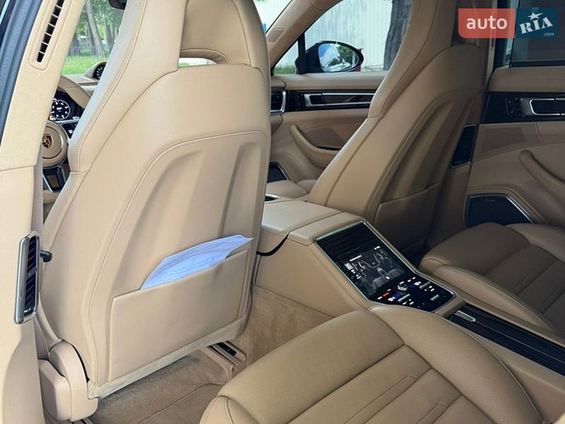 Фастбэк Porsche Panamera 2016 в Днепре