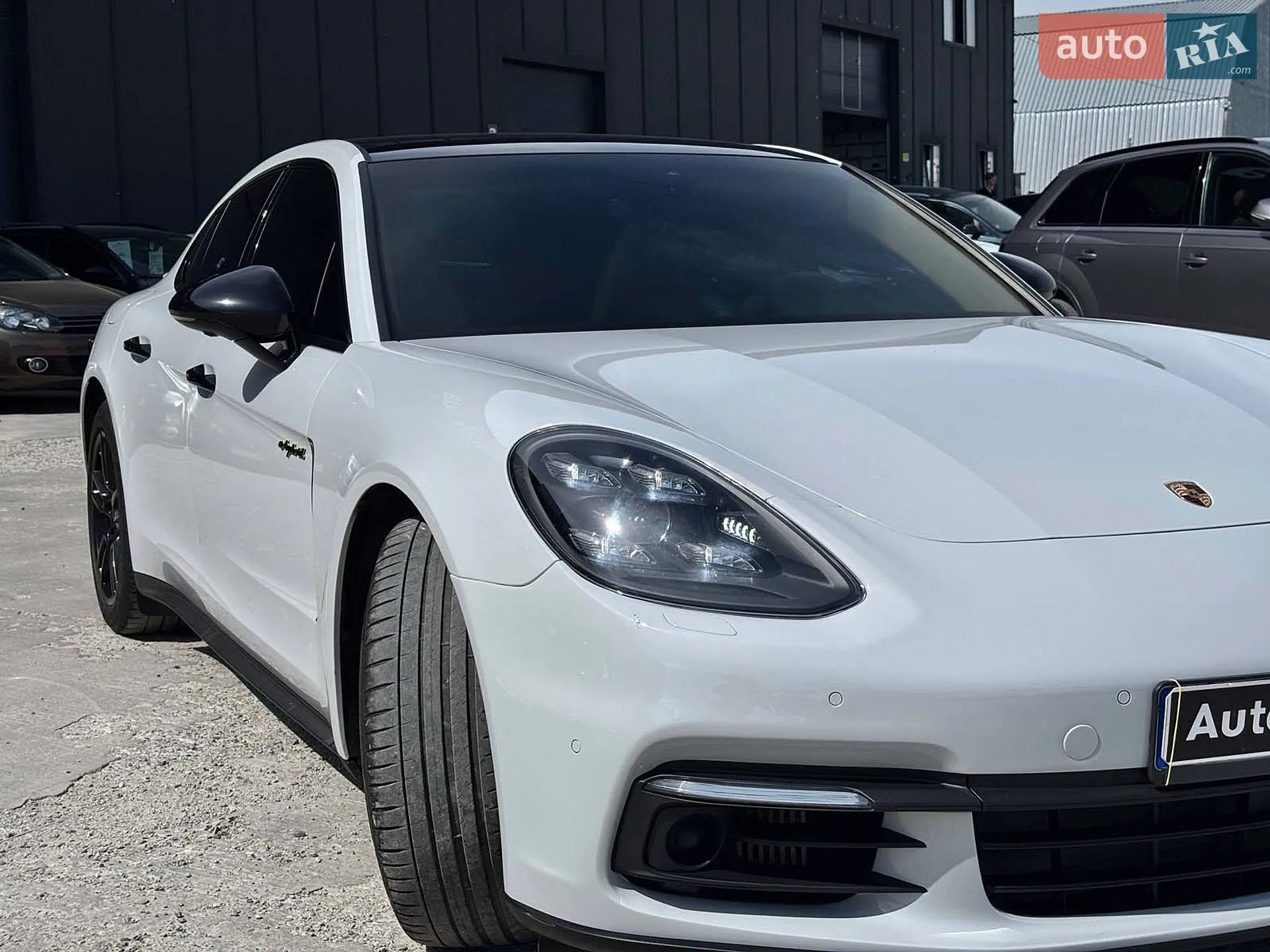 2017 Porsche Panamera - мініатюра 18