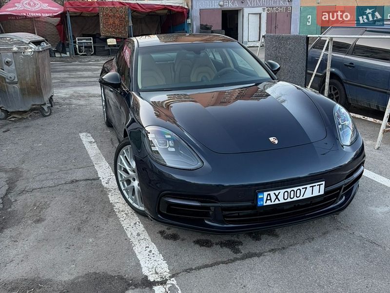 Фастбэк Porsche Panamera 2018 в Харькове