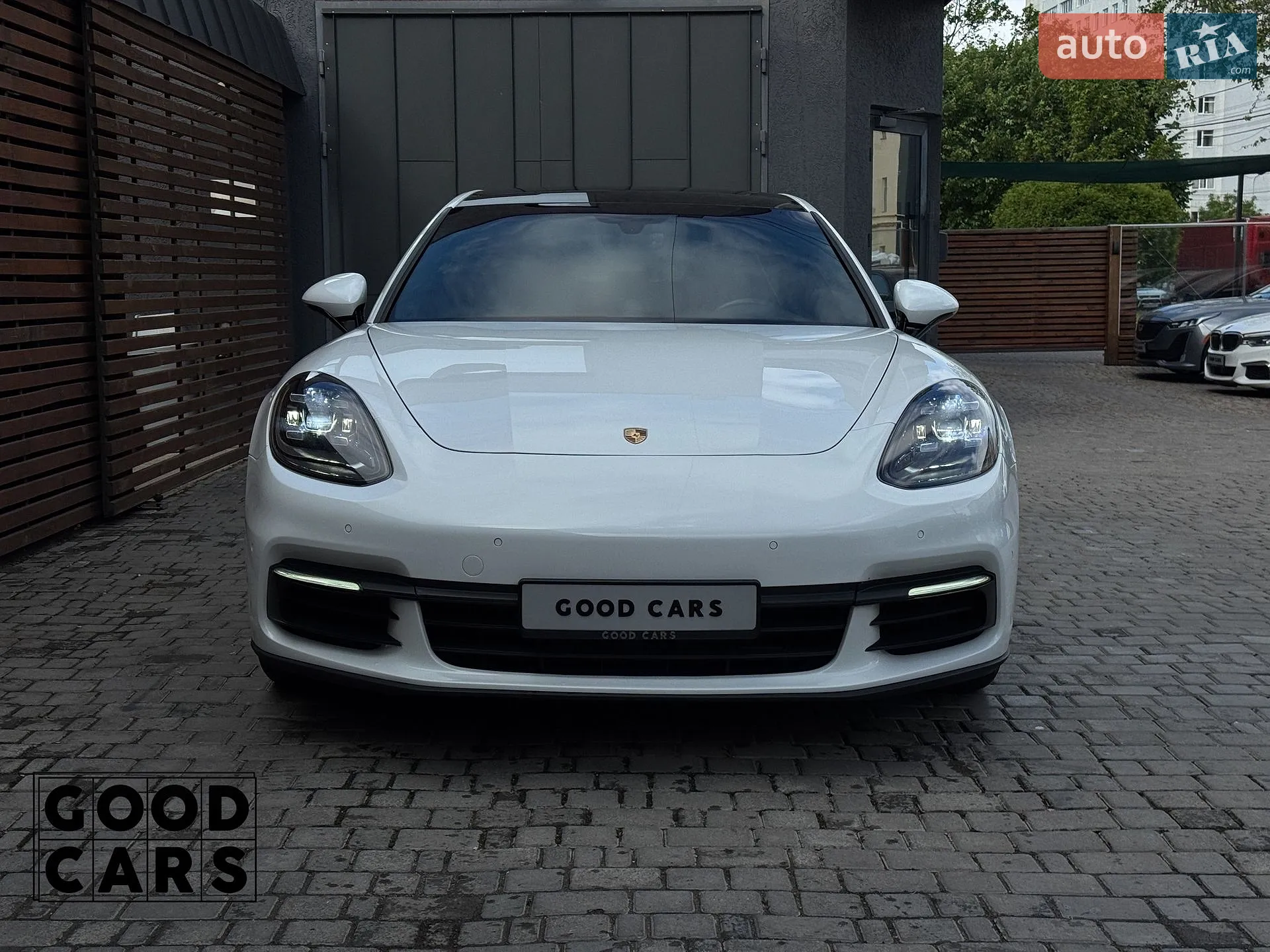 2019 Porsche Panamera - мініатюра 2