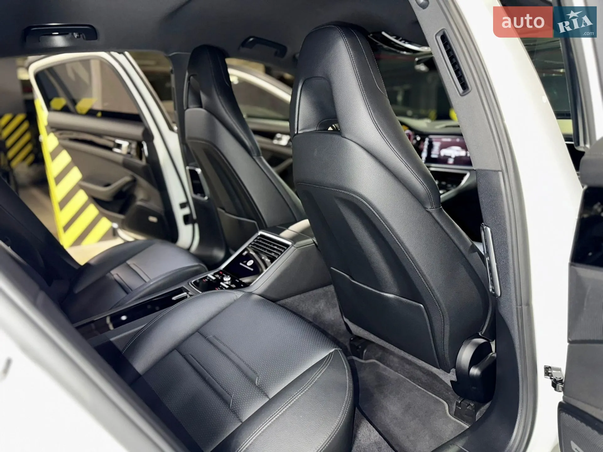 2019 Porsche Panamera - мініатюра 30
