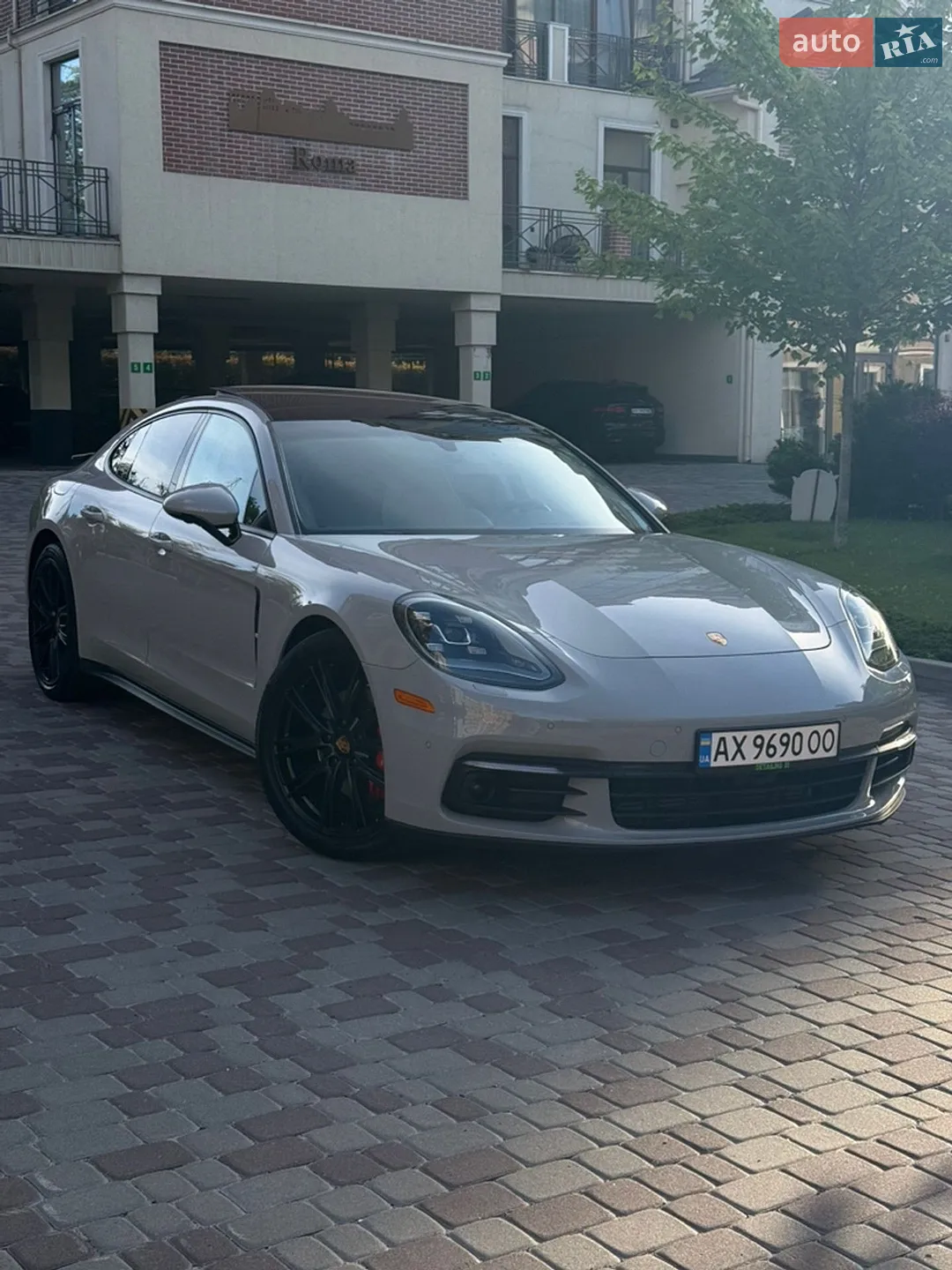 2018 Porsche Panamera - мініатюра 2