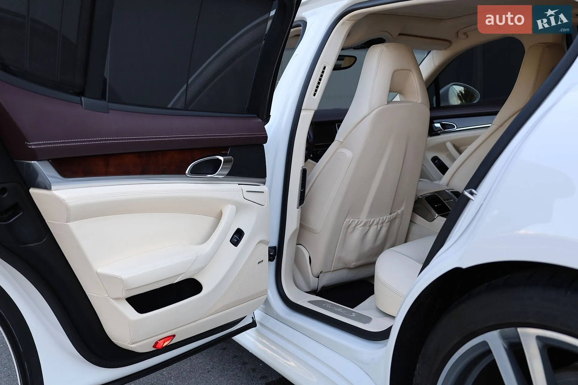2011 Porsche Panamera - мініатюра 32