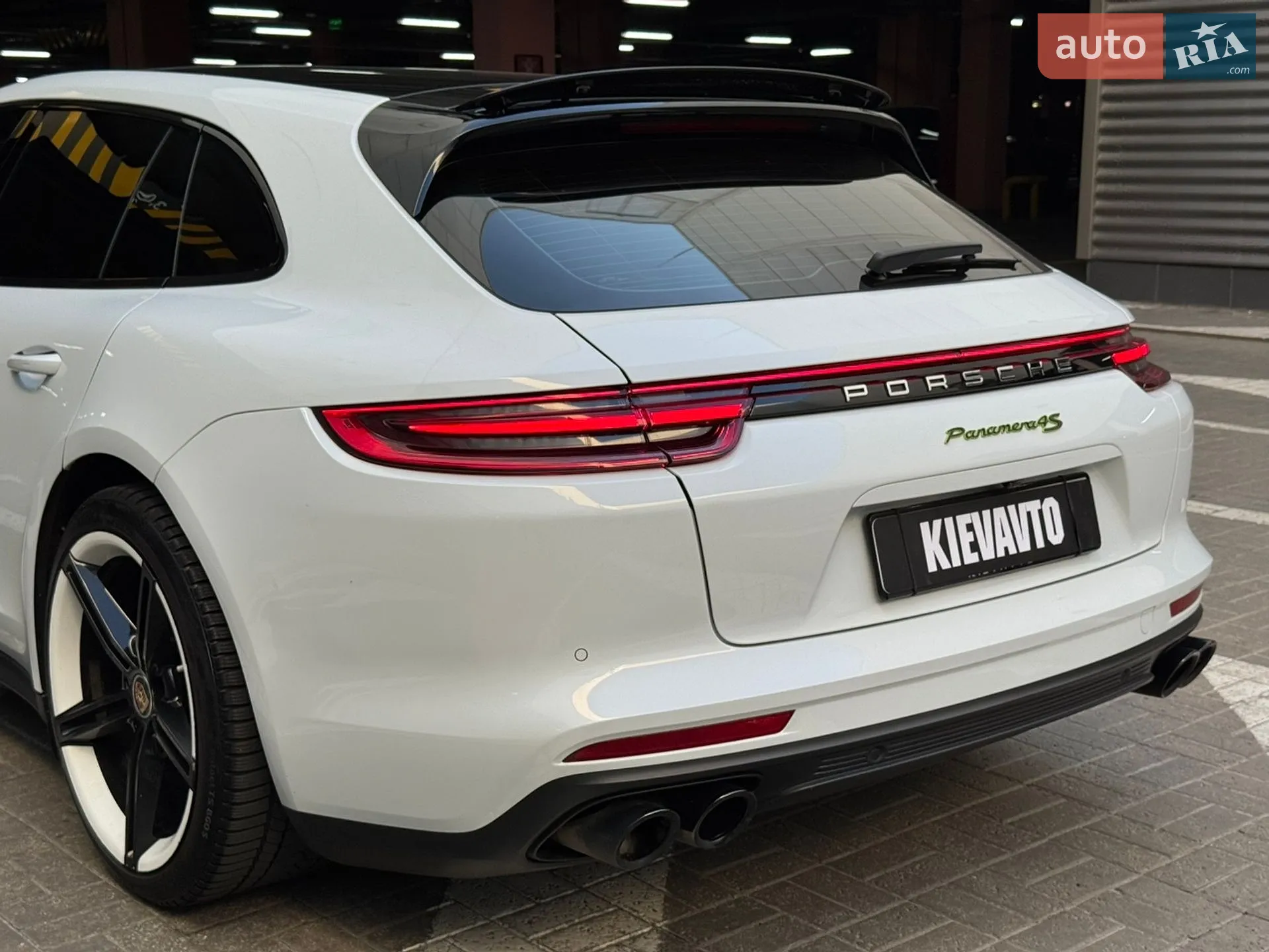2017 Porsche Panamera - мініатюра 16