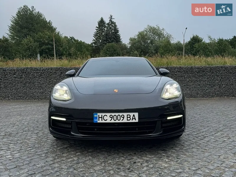 Porsche Panamera 2020