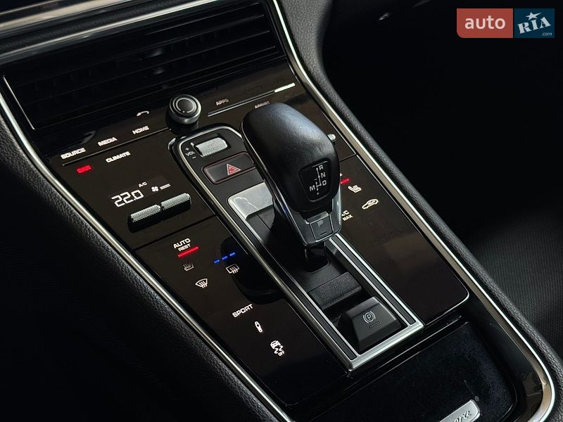 Фастбэк Porsche Panamera 2019 в Киеве