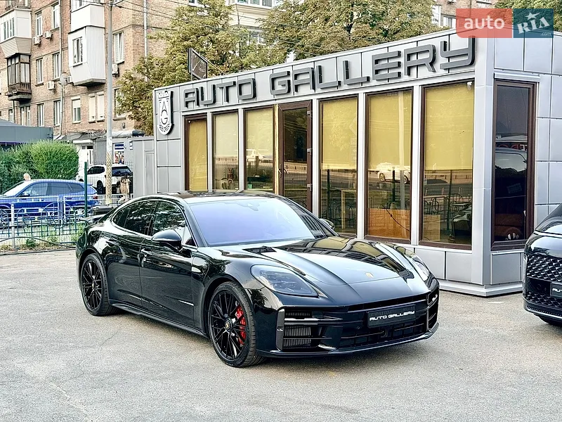 Porsche Panamera 2025