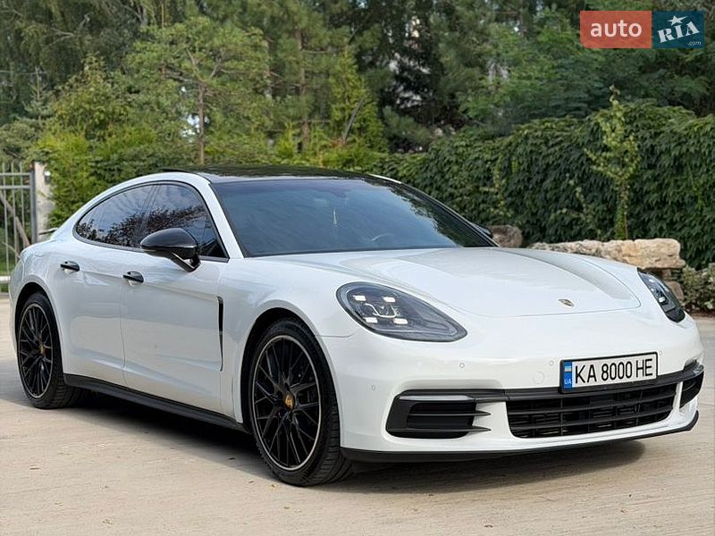 Фастбэк Porsche Panamera 2017 в Киеве