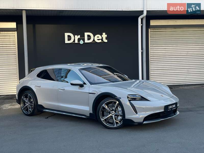 Porsche Taycan Cross Turismo 2021