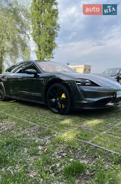 Универсал Porsche Taycan Cross Turismo 2021 в 