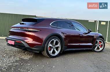 Универсал Porsche Taycan Cross Turismo 2021 в 