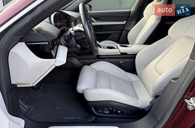 Универсал Porsche Taycan Cross Turismo 2021 в 