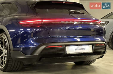 Универсал Porsche Taycan Cross Turismo 2022 в 