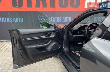 Седан Porsche Taycan Cross Turismo 2023 в 