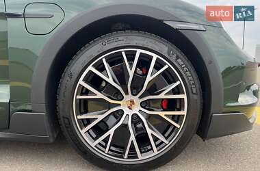 Универсал Porsche Taycan Cross Turismo 2024 в 