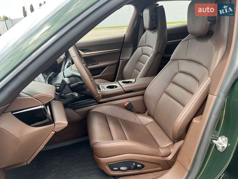 Універсал Porsche Taycan Cross Turismo 2024 в Києві