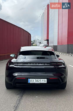 Универсал Porsche Taycan Cross Turismo 2023 в 