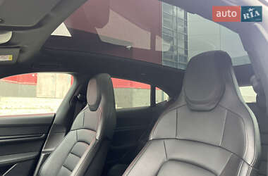 Универсал Porsche Taycan Cross Turismo 2023 в 