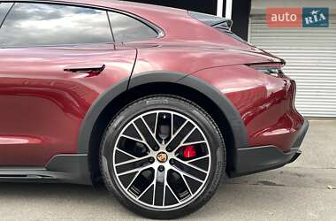 Универсал Porsche Taycan Cross Turismo 2021 в 