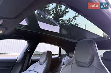 Универсал Porsche Taycan Cross Turismo 2023 в 