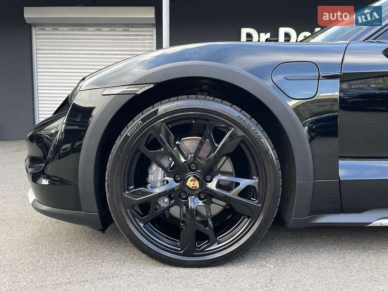Універсал Porsche Taycan Cross Turismo 2023 в Києві фото 27 Універсал Porsche Taycan Cross Turismo 2023 в Києві