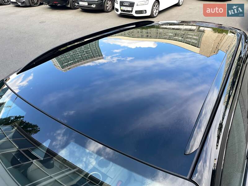 Універсал Porsche Taycan Cross Turismo 2023 в Києві фото 36 Універсал Porsche Taycan Cross Turismo 2023 в Києві