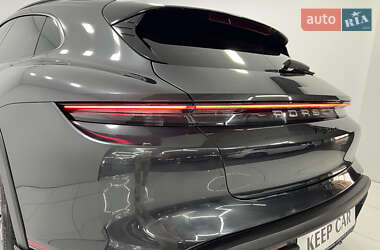 Седан Porsche Taycan Cross Turismo 2021 в 