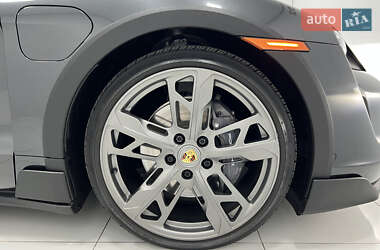 Седан Porsche Taycan Cross Turismo 2021 в 