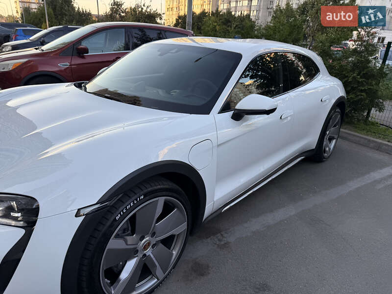 Универсал Porsche Taycan Cross Turismo 2021 в Киеве