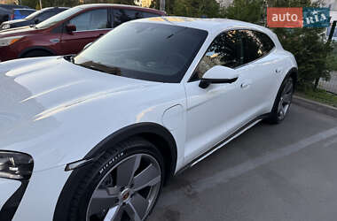 Универсал Porsche Taycan Cross Turismo 2021 в 