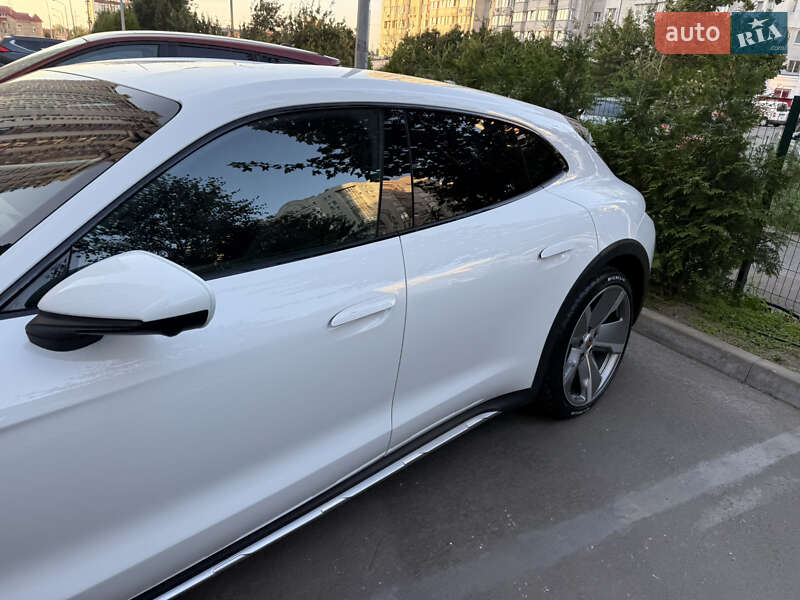 Универсал Porsche Taycan Cross Turismo 2021 в Киеве